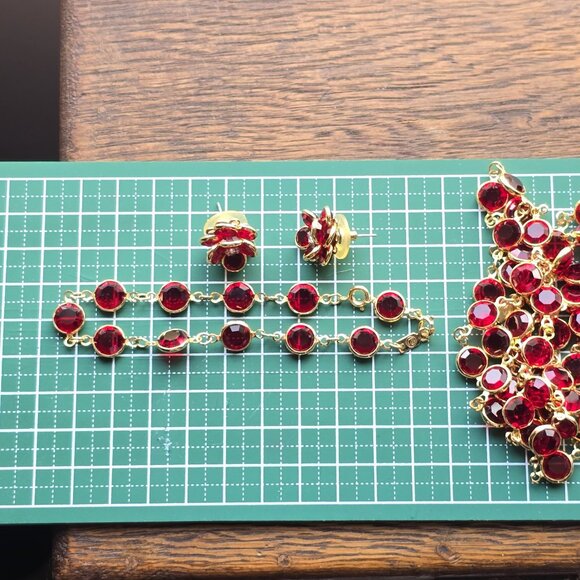 Swarovski Ruby red crystal vintage necklace/bracelet/earrings SET - Picture 11 of 13
